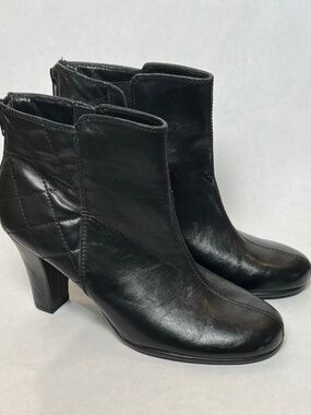 NWOB Aerosoles Sweetrole Quilted Black Heeled Ankle Boots 7